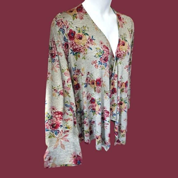 TORRID Plus Size Super Soft Gray Floral Drape Front Cardigan Size 2X - Picture 4 of 16
